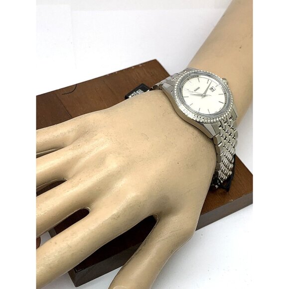 Rado Women's Watch R33099918 Swiss Quartz Diamond Mother of Pearl Dial 35mm - Picture 5 of 14